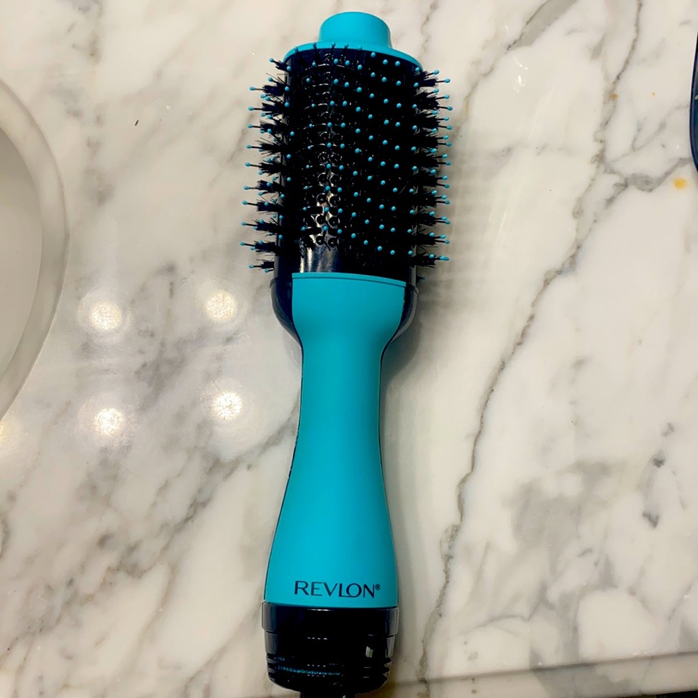 Revlon teal hair drying brush works great and gets hot